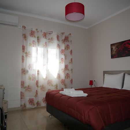 Roza'S Family House Apartment Imerovigli  Bagian luar foto