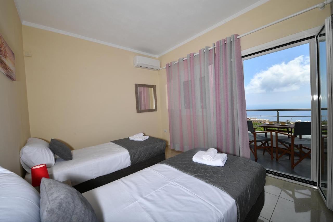 Roza'S Family House Apartment Imerovigli  Bagian luar foto