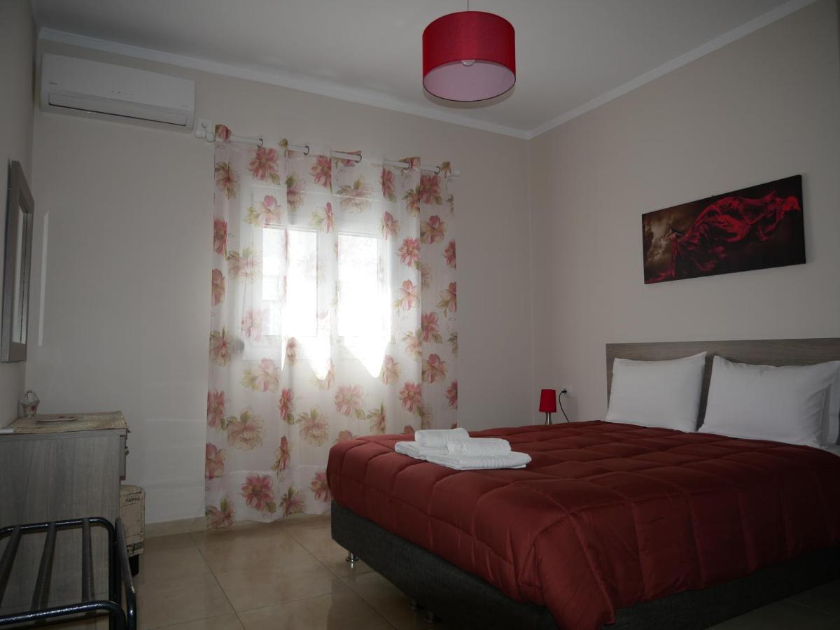 Roza'S Family House Apartment Imerovigli  Bagian luar foto