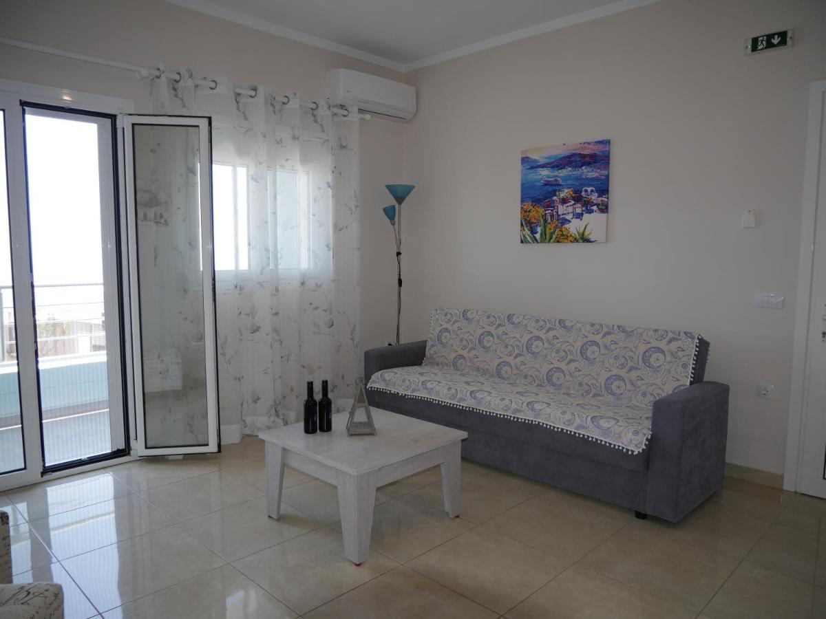 Roza'S Family House Apartment Imerovigli  Bagian luar foto