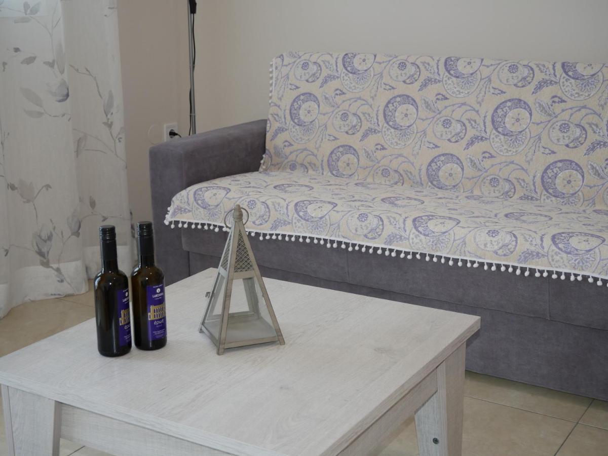Roza'S Family House Apartment Imerovigli  Bagian luar foto